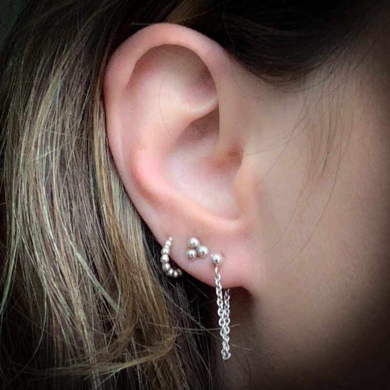 Periodiek bellen tiener Zilveren oorringen 'dots' - 925 zilver oorbellen- sterling silver hoop  earrings